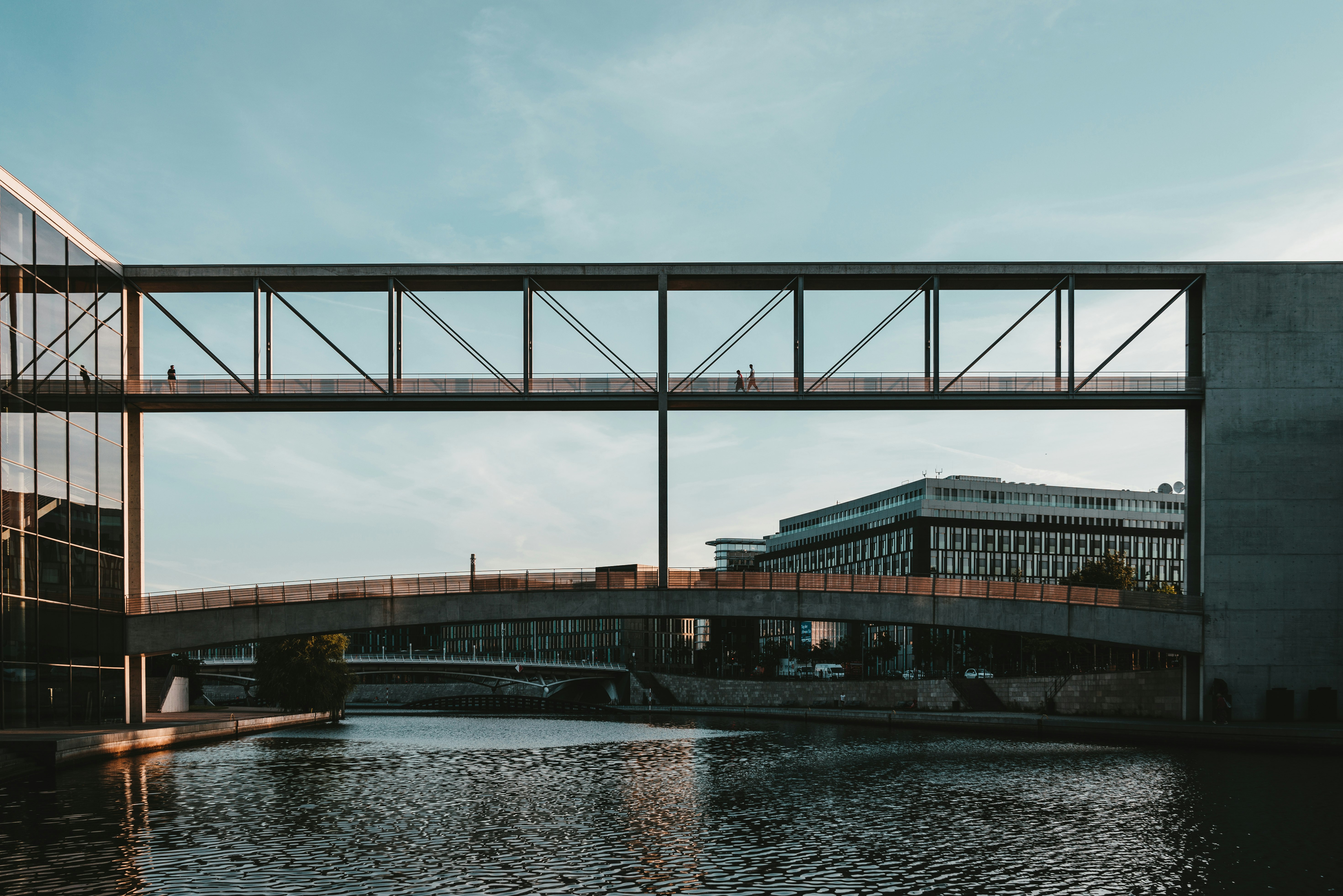 brown concrete bridge